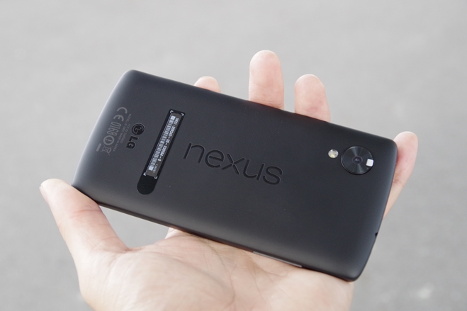 Nexus 5の開封レビュー 外観や付属品をチェック ゼロから始めるスマートフォン