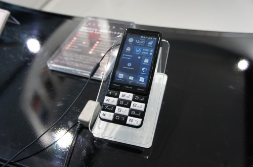 INFOBAR C01発売