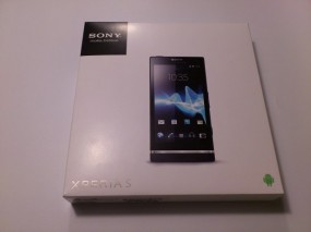 Xperia Sの外箱の画像 – ゼロから始めるスマートフォン