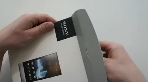 Xperia PとXperia Solaの開封動画
